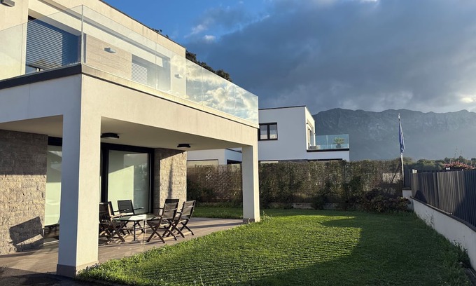 Llanes Chalet De Esquí | Maravillosa casa la llavandera