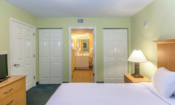 Myrtle Beach Hotel | 4 Units - Tranquil Oceanfront Getaway w/ Balcony – Minutes from Top Attractions