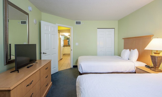 Myrtle Beach Hotel | Refreshing Beach Stay w/ Ocean Views, Near Local Dining - 4 Units w/ Balcony