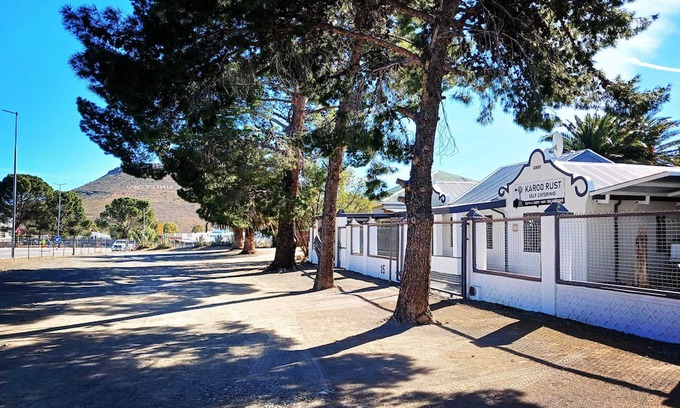 Victoria West Cabaña | Karoo Rust Victoria West Family Friendly Units