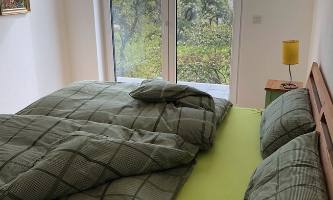 Oberelsbach Apartamento | Apartment 'Am Rothen Hang' with Mountain View, Private Terrace and Wi-Fi