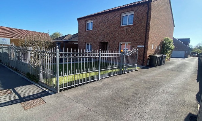 Saint-Amand-les-Eaux Apartamento | First floor studio 2.5kms from Saint Amand les Eaux town center