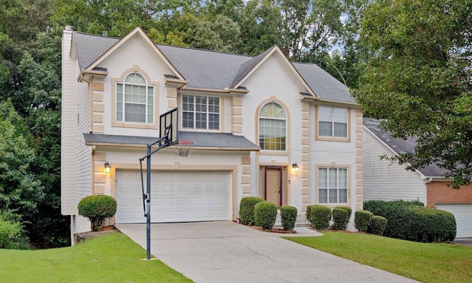 Johns Creek Casa | Elegant 5BR Gym+Pool Table Alpharetta