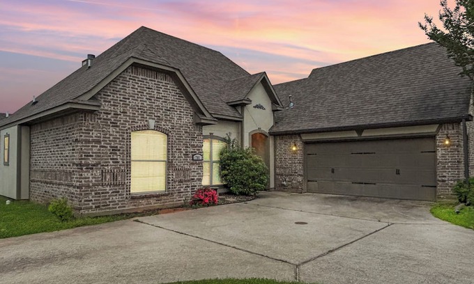 Red Chute Casa | The Generational Den- Home Away from Home