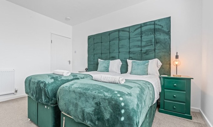 Cribbs Causeway Apartamento | Esmerelda | Sleeps 8 | Contractors | Free Parking