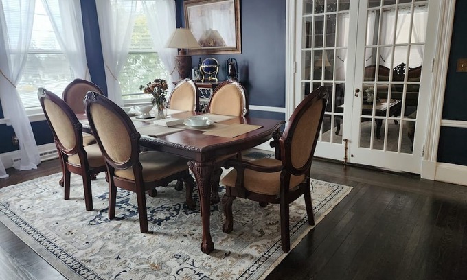 Central Manchester Apartamento | 3-bedroom, 1st floor unit in a beautiful victorian era multifamily home.
