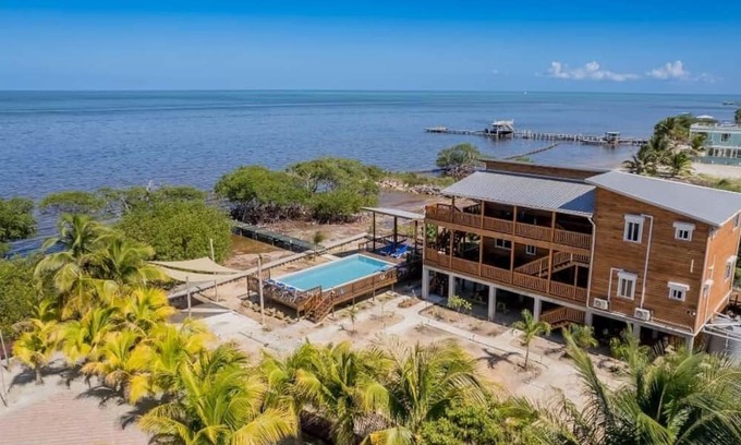 Cayo Corker Villa | Ocean Front 3 bed/2 Bath Home with Pool - Lower Unit