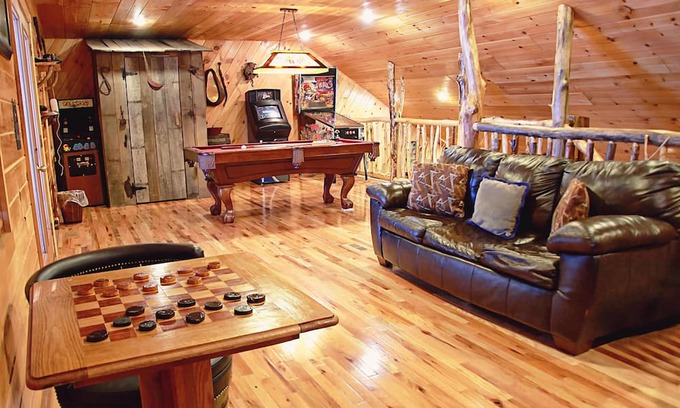 Henlawson Cabina | Deluxe 2 Bedroom Log Cabin
