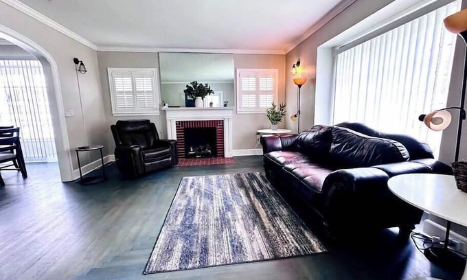 Stollings Casa | Spacious four-bedroom home