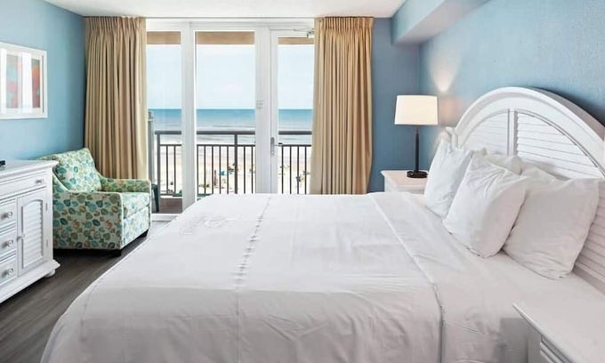 Ormond Beach Hotel | Atlantic View 1BR w/Kitchen, Pool, and Easy Access to Sun, Sand, and Dining