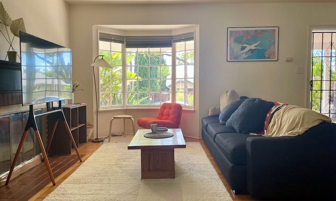 North Central Casa | Zen Modern 2QueenBed/1Ba Home w/Fiber Internet + Dedicated Workspace + Patio