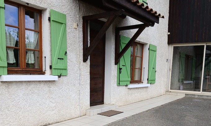 Saint-Julien-de-l'Herms Casa | "mas du mayoussier" with private garden