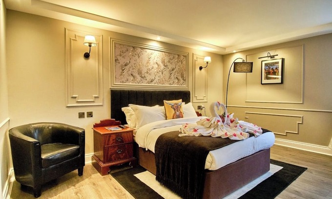 Tyndrum Hotel | Highland Getaway l Garden Strolls and Nearby Outdoor Adventures