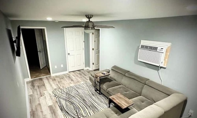 Bay City Apartamento | 2Bed, 1Bath - Urban Retreat New!