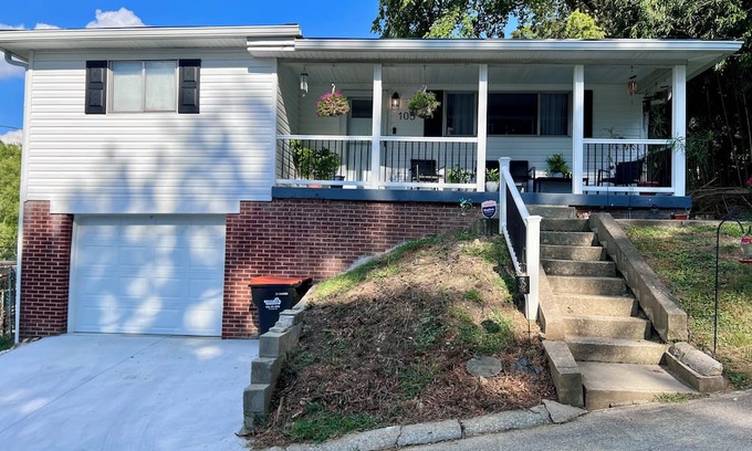 Coal Grove Casa | Modern Comfort Near KDMC: 3BR Home w/Workspace & Coffee Bar