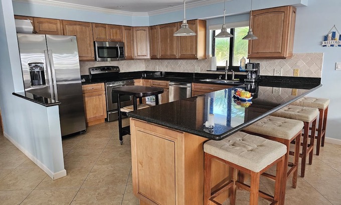 Long Key Casa | Tranquil 3-bedroom 2 bathroom house bay and ocean access with dock and boat lift