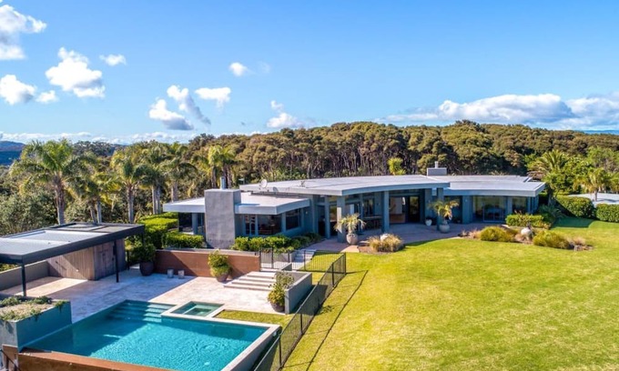 Omiha Casa | Chardy Ridge Summary: