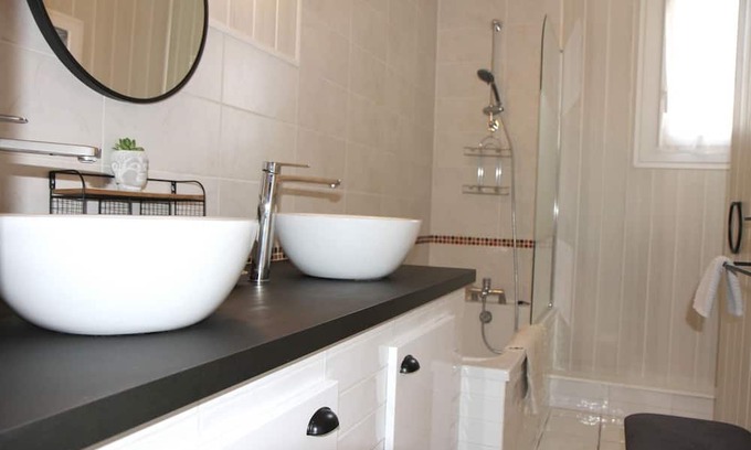 Thuir Casa | Casa Felice: Spa, pretty garden and house in the South of France