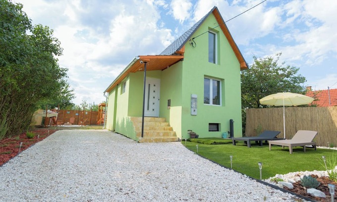 Hajduszoboszlo Casa | Luxury vacation home with hot tub and garden. Rural location - Pet friendly!