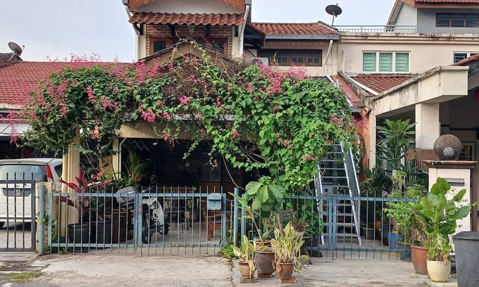 Kelang Gates Baharu Casa | Serene Mountain Retreat in KL - Entire House for Rent