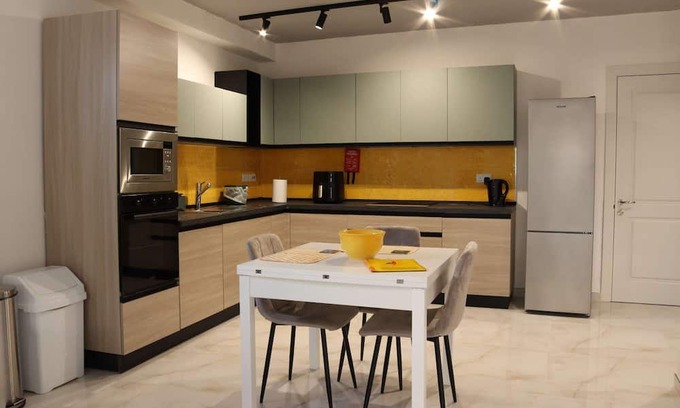 Tal-Ghoqod Apartamento | Il-Kantuniera, One Bedroom Maisonette in St. Julian's