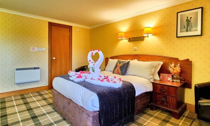Tyndrum Hotel | Mountain Retreat + Indoor Games, Breakfast, Gardens & Easy Access to Loch Lomond