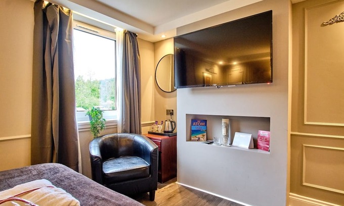 Tyndrum Hotel | Tranquil Highland Hotel w/Breakfast, Gardens & Indoor Games near National Park