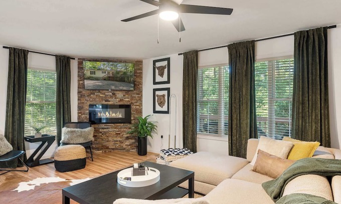 Mount Jackson Chalet De Esquí | Cozy Retreat w Hot Tub, Firepit & Grill near Bryce