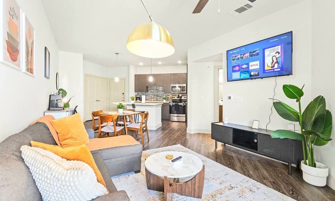 Vickery Meadow Apartamento | Café Amor I Suite w/ Resort Amenities by Midtown