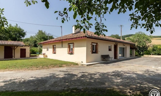 Le Castera Casa | Gîte En Magnet - LE CASTERA