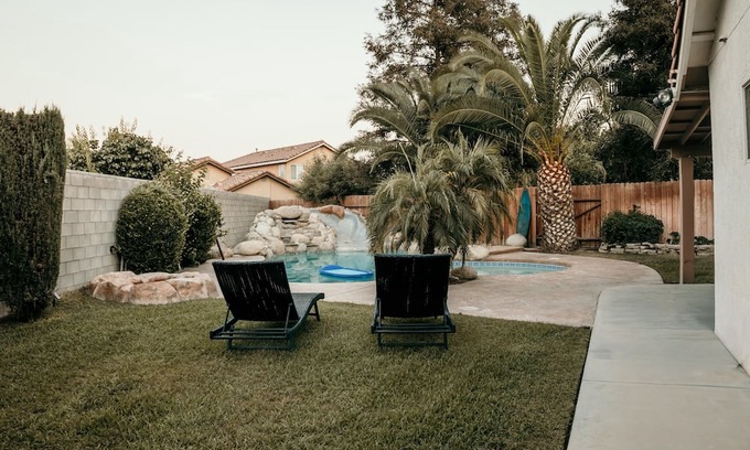 Pumpkin Center Casa | Spacious 4BDRM with a Stunning Pool+Game Room and Firepit