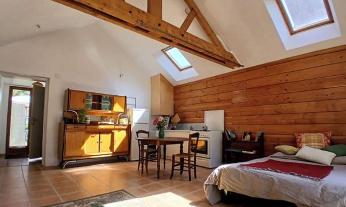 Perreuse Apartamento | Studio with terrace and garden 15 minutes from Guédelon