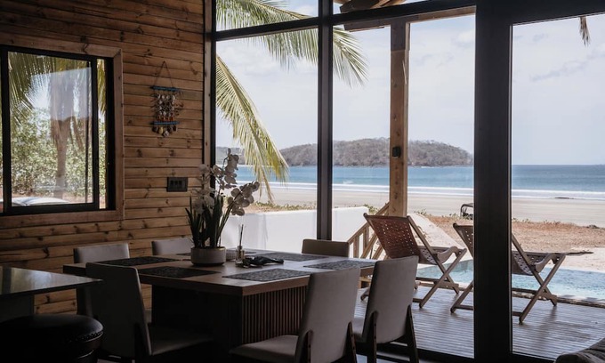 Las Escobas del Venado Villa | Playa Laska – Beachfront Luxury Villa & Pool in Playa Venao - Duplex B