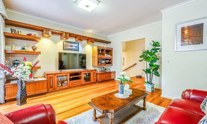 Balwyn North Casa | StayAU Pet-Friendly 4BR Retreat in Balwyn North