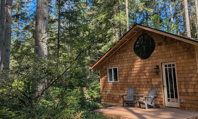 Langley Cabina | Pine Guest Cabin in the Woods