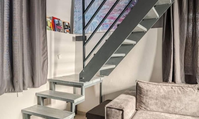 Wossingen Casa | Stylish loft with kitchen, carport, WiFi & fireplace