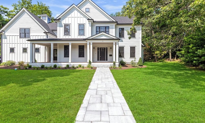 Andover Casa | Welcoming 2025 built: 4-bedroom 3.5-bath modern farm house @ charming Andover