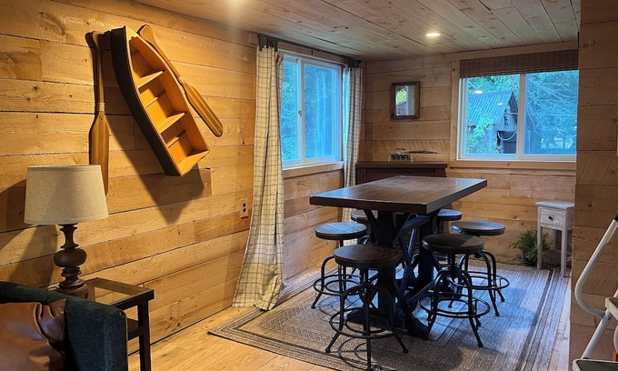 East Hickory Casa | Trout View Cottage-Creekside fire pit, 2 bedrooms Sleeps 6 near ANF fun!