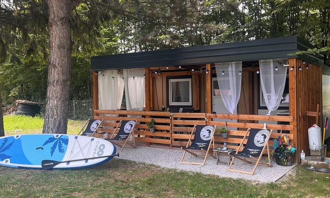 Hrastnik Casa | Cozy mini mobile home by the lake in Velenje - for families and pets