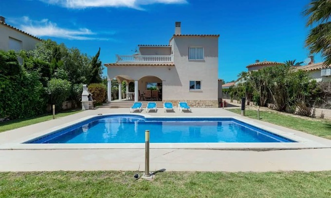 Sant Pere Pescador Villa | Spacious, good located villa in Sant Pere Pescador