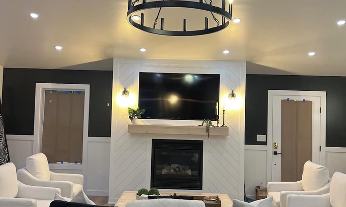 Mount Jackson Casa | Oak & Ember Lodge Modern Luxury Nestled in the Woods- Resort 2.2 miles away