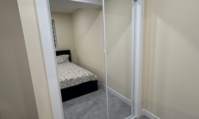 Transcona Casa | Cozy Lakeview Family Suite