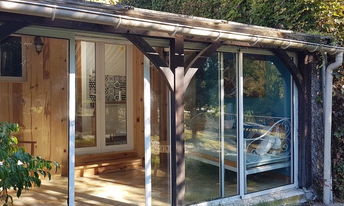 Eyliac Cabaña | Cottage 'À L'envol' with Private Terrace and Shared Garden