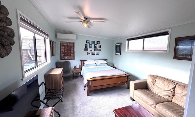 Bayswater Casa | Private Comfortable bungalow for 2