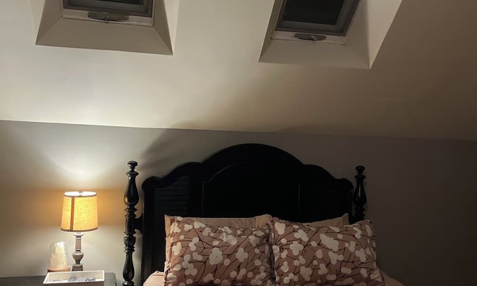 Middle Grove Casa | Light filled loft space with private en-suite 7 miles from Downtown Saratoga