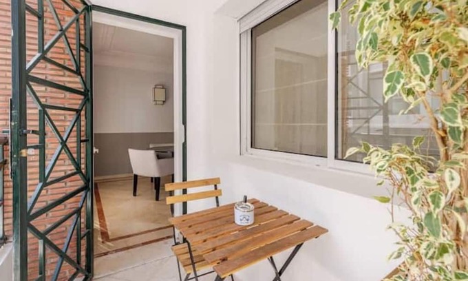 Baabda Apartamento | Number Six Triangle d'Or by IB Signature