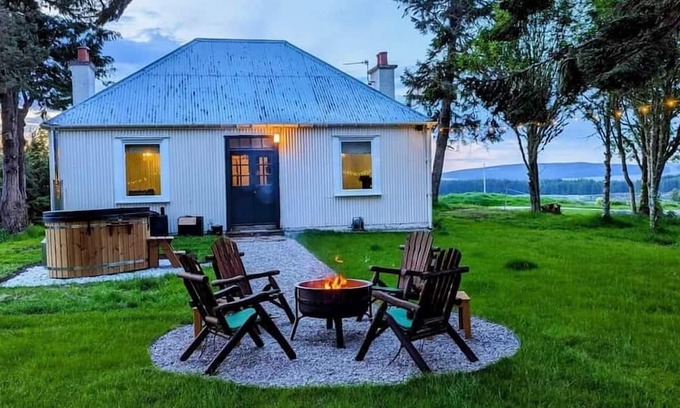 Lairg Casa | The Challenger Estate - Bothy