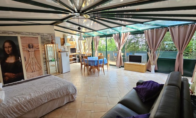 Meulan-en-Yvelines Apartamento | Beautiful loft for 4 with large terrace