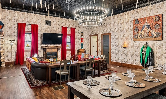 Gann Casa | Enchanting Castle Stay | Wizard Inspired 4BR - Sleeps 12