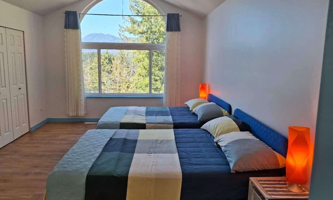 Sechelt Casa | Blue Villa by the Sea